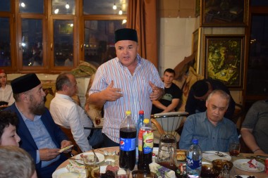 В "Штабе" татар в рамках ифтара обсудили законопроект о добровольном изучении национальных языков